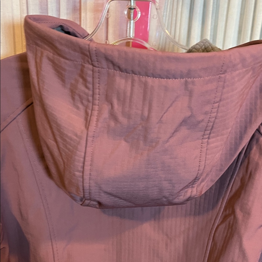 New Reebok Women's Waterproof Jacket - Picture 10 of 13